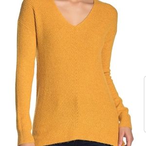 ABOUND V-Neck Tunic Sweater SIZE M NWT